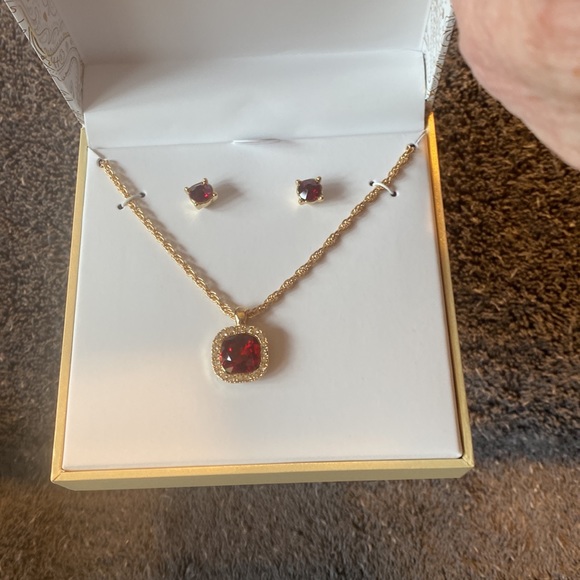NWT Charter Club Gold Tone Pave’ & Red Stone Pendant & Stud Earrings Set - Picture 4 of 7